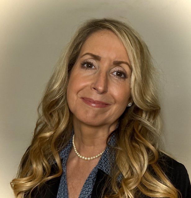 Dawn Lundin - Photo 1
